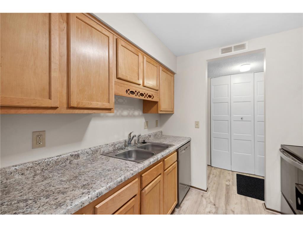 450 Ford Road #225 Saint Louis Park MN 55426 6792751 image13