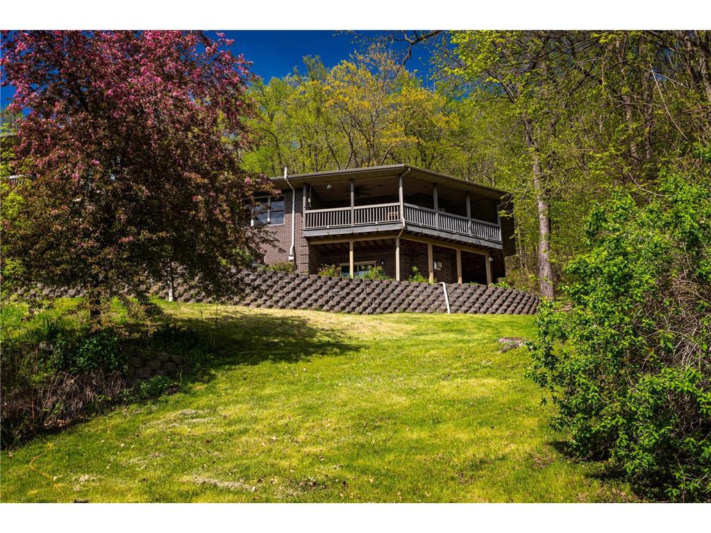 450 N Shore Drive Fountain City WI 54629 6533436 image1