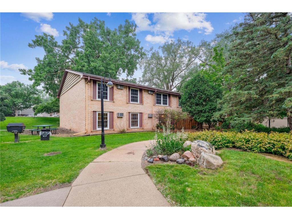4500 Cedar Lake Road S #4 Saint Louis Park MN 55416 6715058 image1