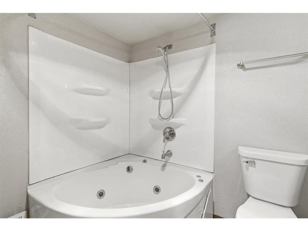 4500 Woodbine Lane N Brooklyn Center MN 55429 7002113 image27