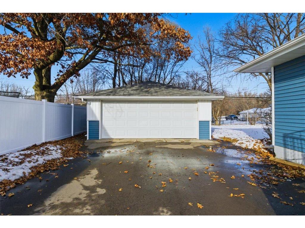 4500 Woodbine Lane N Brooklyn Center MN 55429 7002113 image34