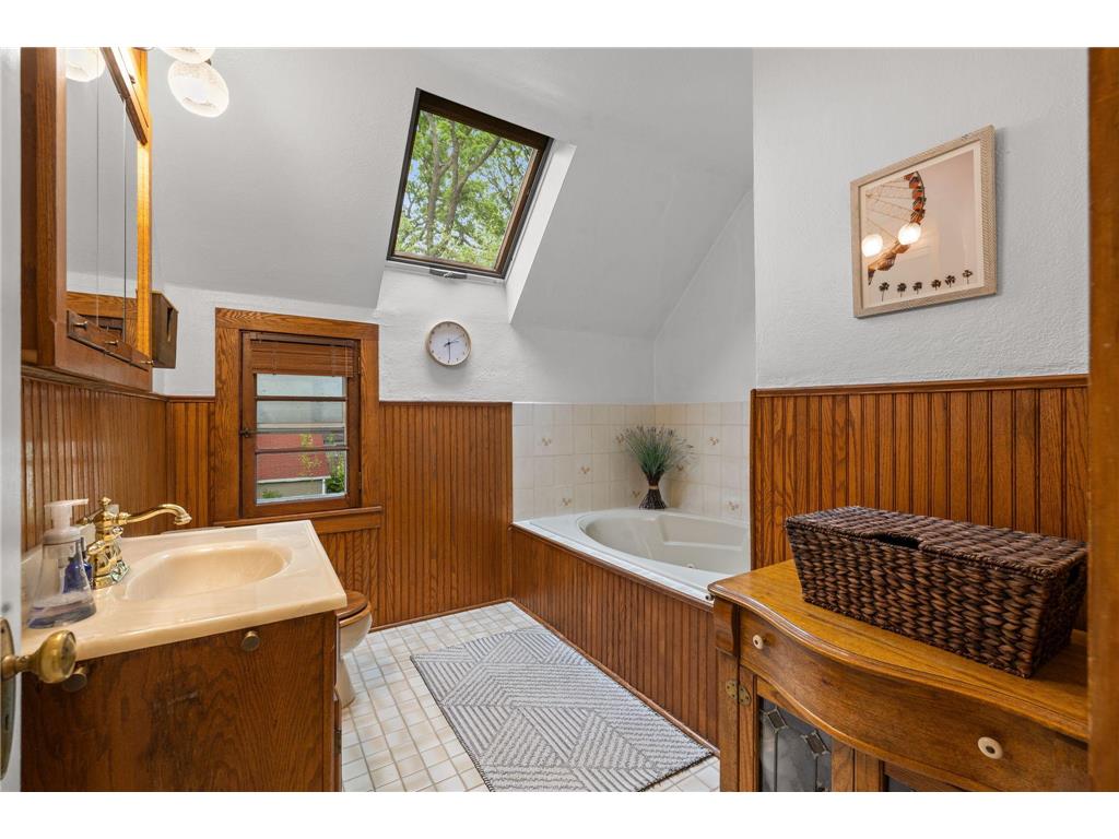 4501 York Avenue S Minneapolis MN 55410 7058880 image25