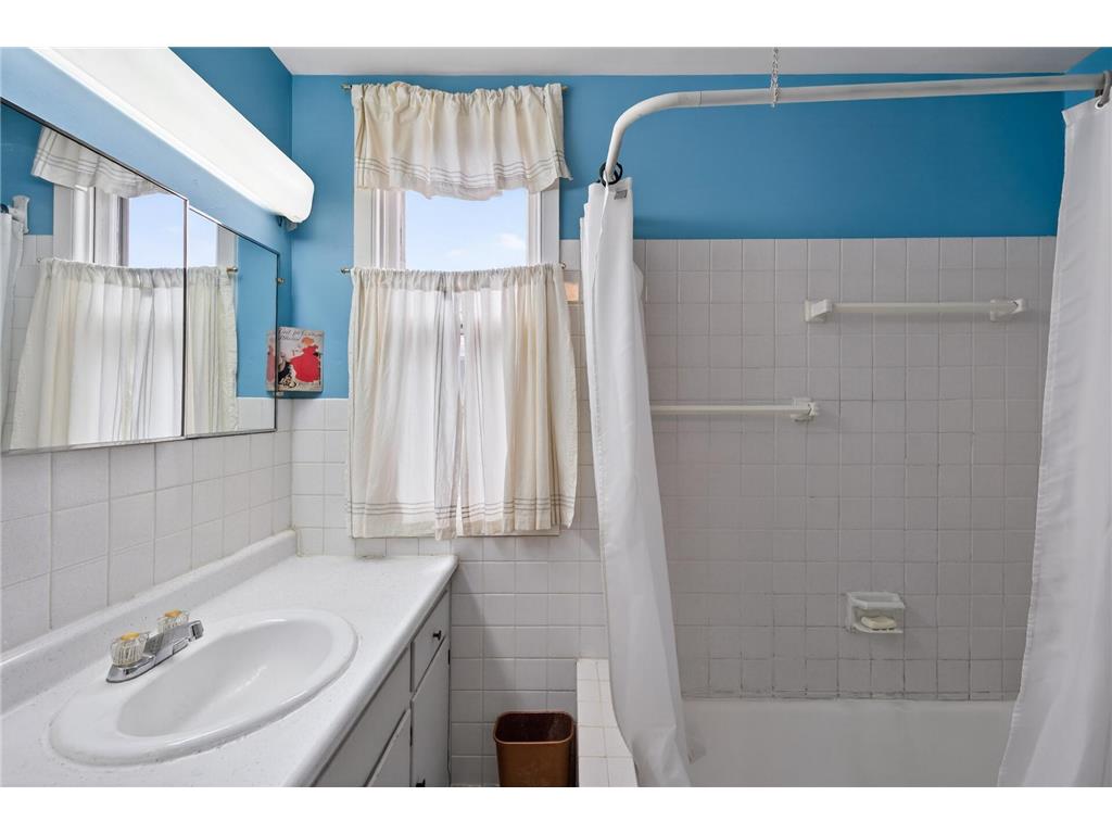 451 Madison Street NE Minneapolis MN 55413 7047723 image16