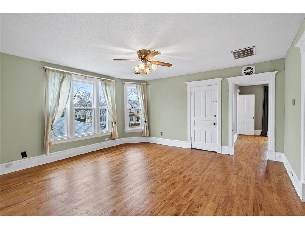 451 Madison Street NE Minneapolis MN 55413 7047723 image26