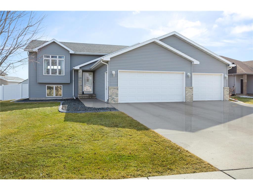 4512 44th Street S Fargo ND 58104 7033464 image1