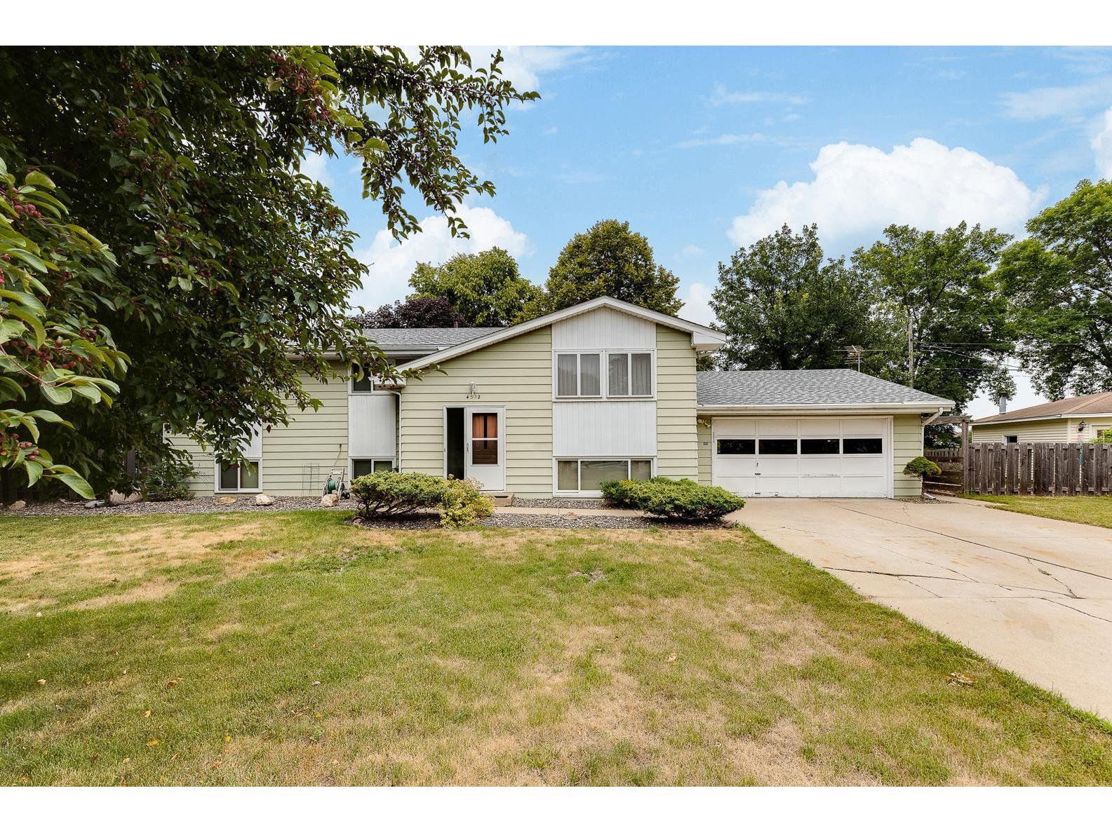 4512 Aquila Avenue N, New Hope, MN 55428 MLS 6011528 Edina Realty