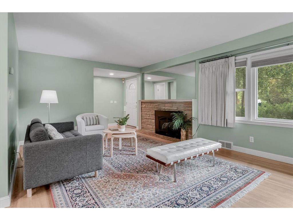 4512 Chatelain Terrace Golden Valley MN 55422 6649420 image1