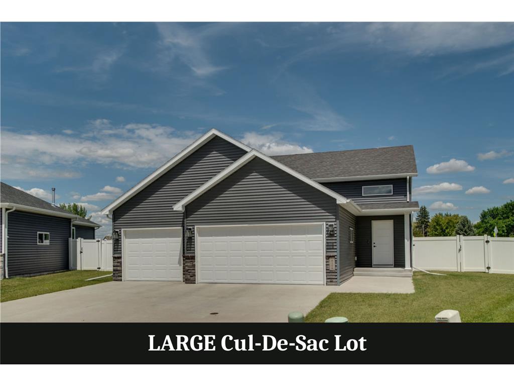 4514 13th Street S Moorhead MN 56560 7092461 image1