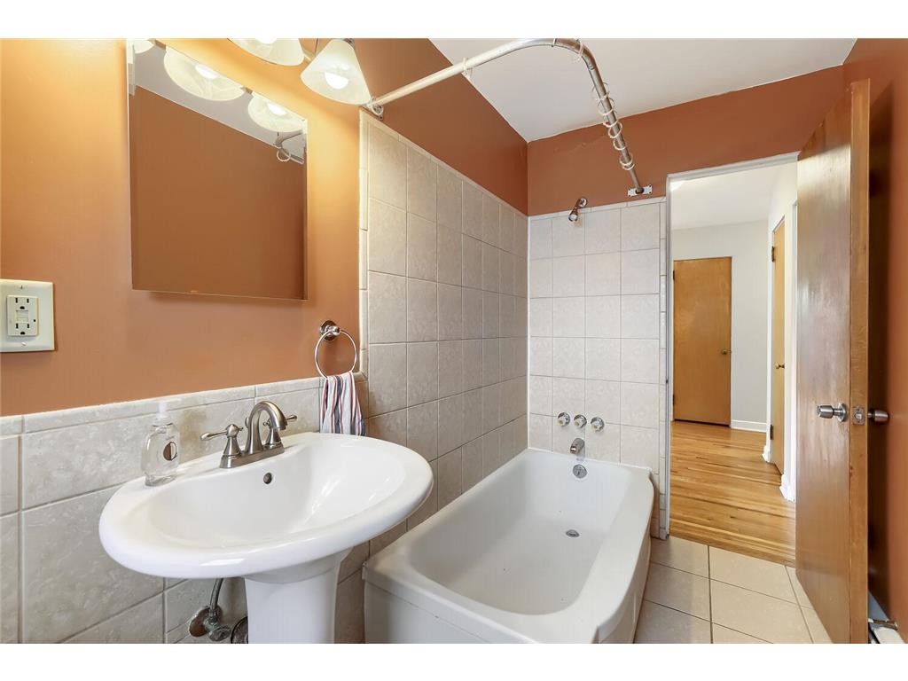 4515 Grand Avenue S #103 Minneapolis MN 55419 7046940 image11