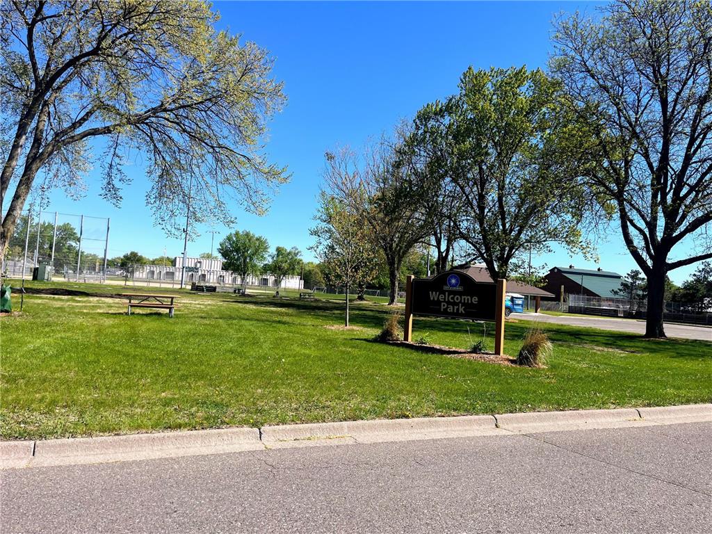 4515 Welcome Avenue N Crystal MN 55422 7076784 image2