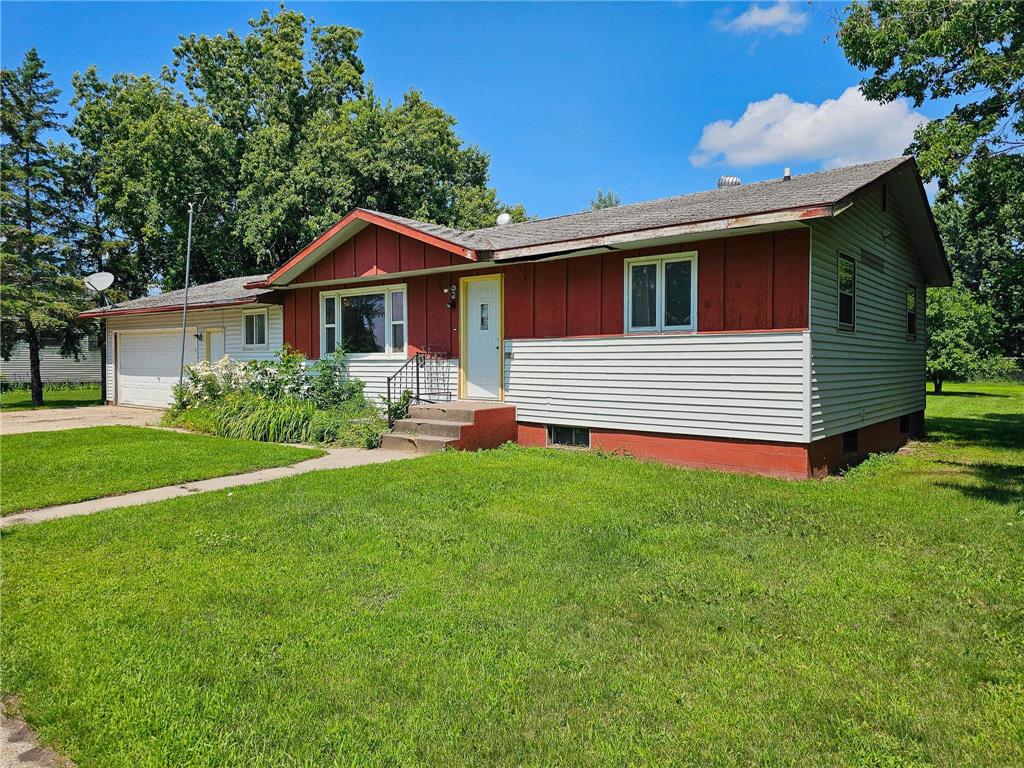 452 4th St NW Perham MN 56573 7001647 image1