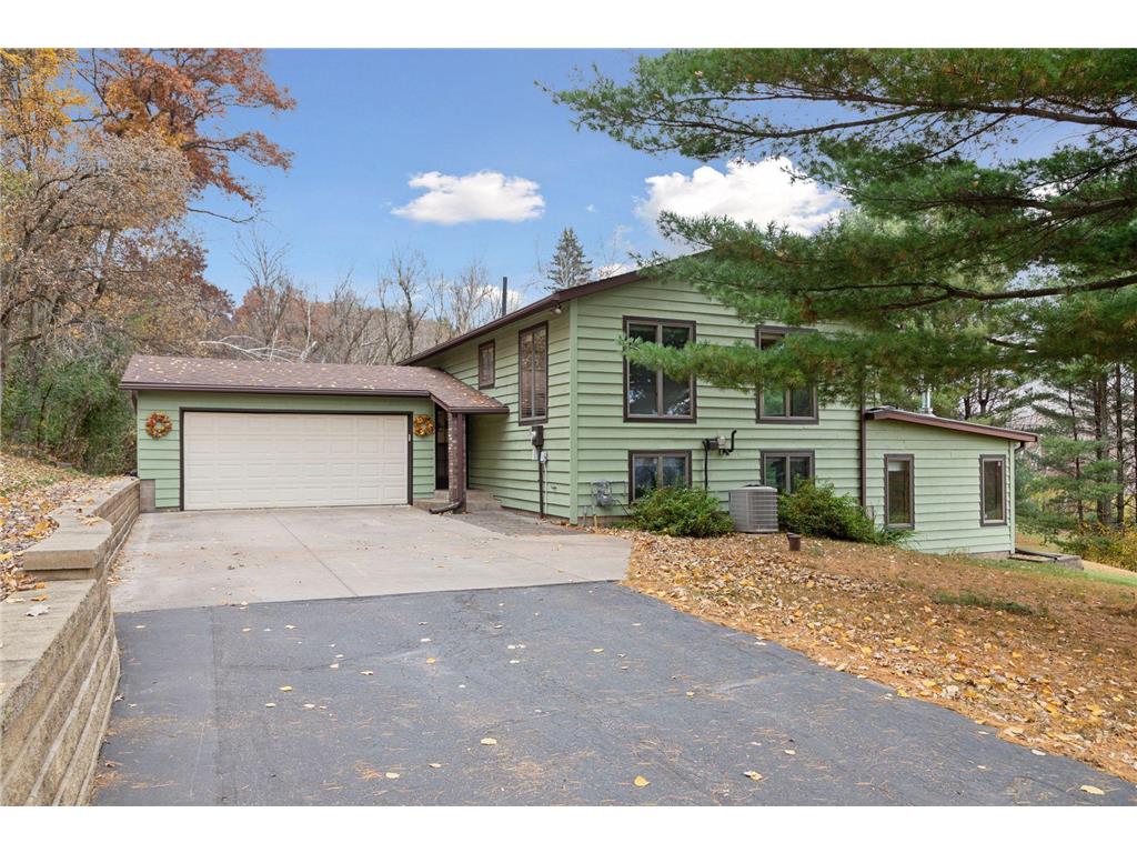 452 Valley View Trail Saint Joseph Twp WI 54082 6610448 image1