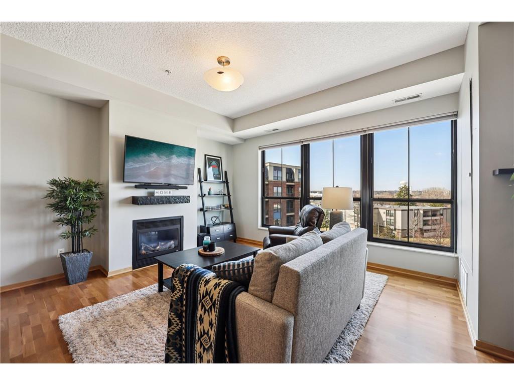 4525 Park Commons Drive #421 Saint Louis Park MN 55416 7046885 image1
