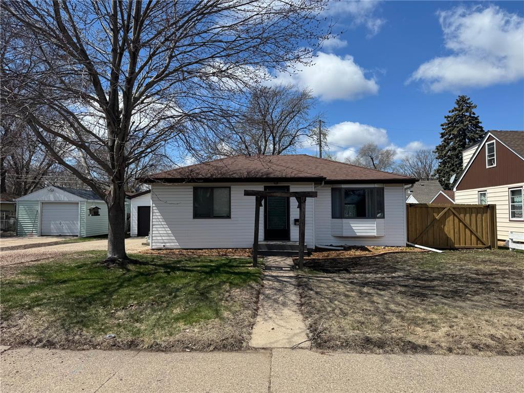 4525 Xenia Avenue N Crystal MN 55422 6696828 image1