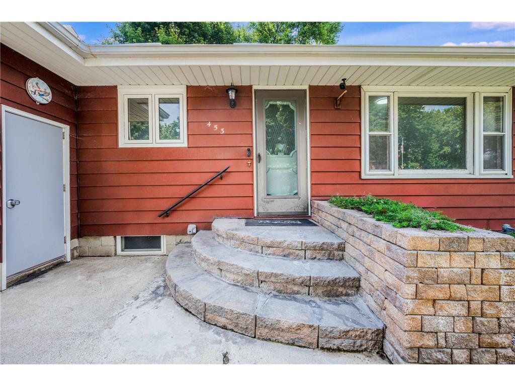 453 17th Street Windom MN 56101 6785421 image3