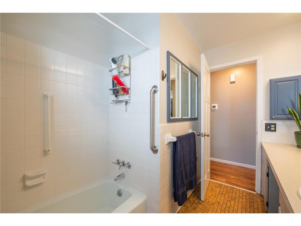 4531 Oliver Avenue N Minneapolis MN 55412 7039539 image14