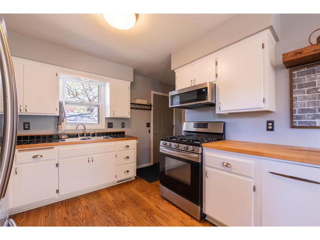 4531 Oliver Avenue N Minneapolis MN 55412 7039539 image7