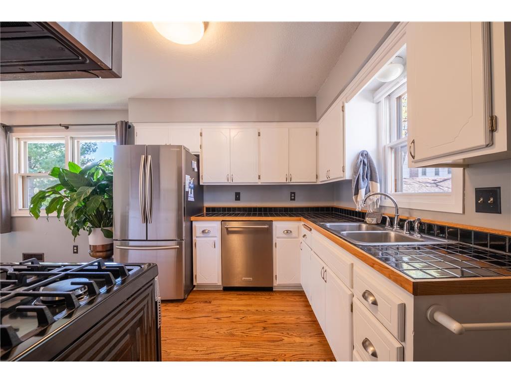 4531 Oliver Avenue N Minneapolis MN 55412 7039539 image9