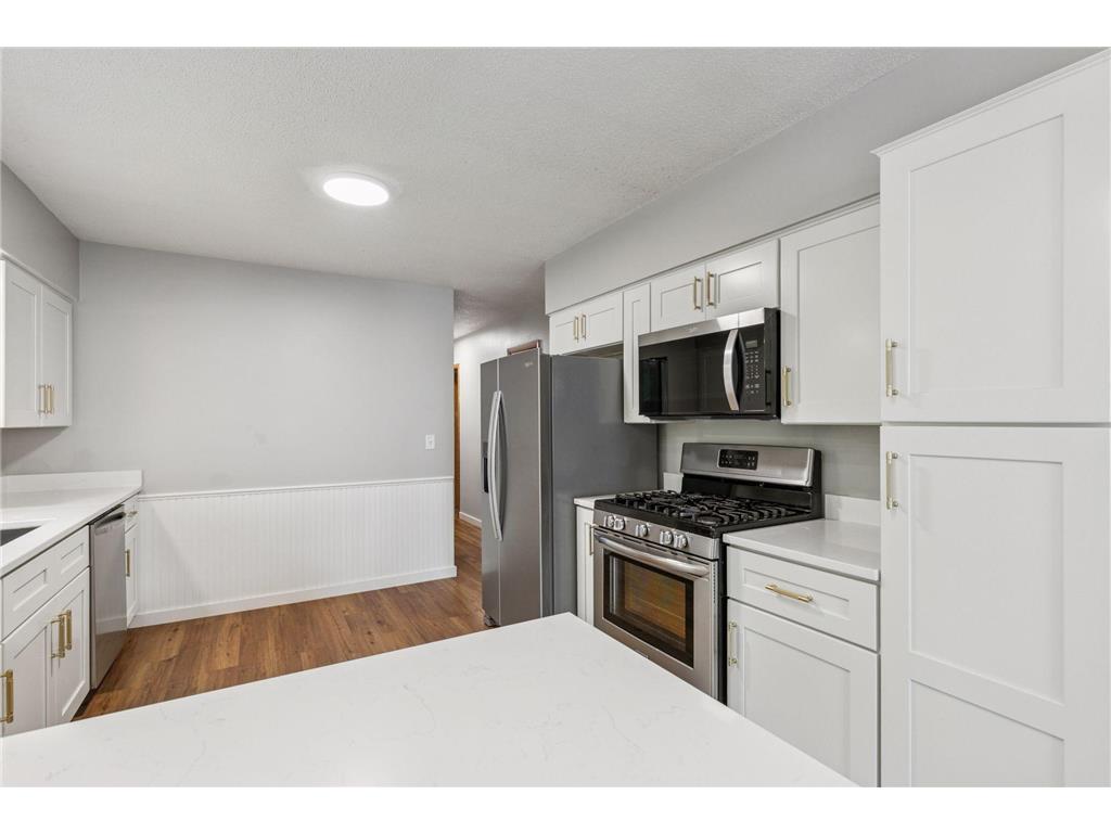 4532 Perry Avenue N Robbinsdale MN 55422 6788998 image2