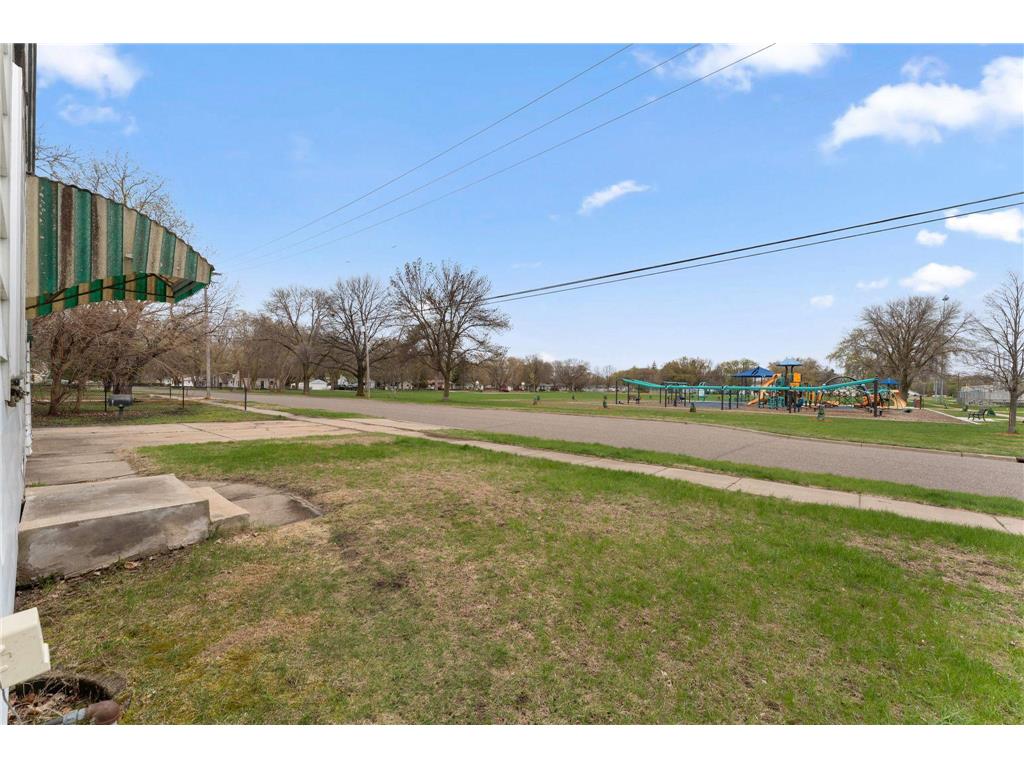 4533 Welcome Avenue N, Crystal, MN, 55422 | MLS: 6714401 | Edina Realty