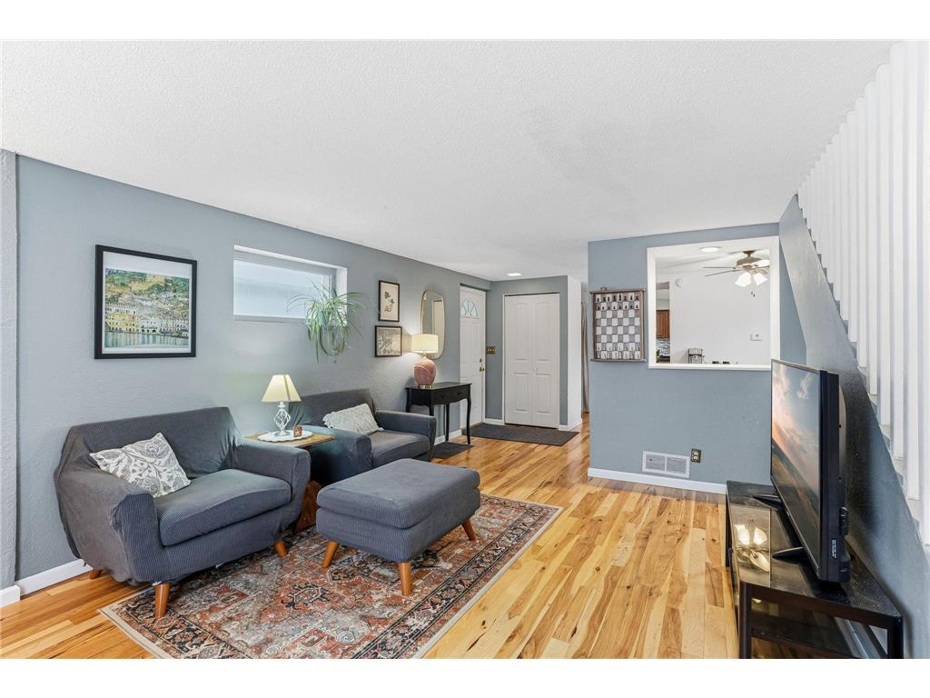 454 Michigan Street Saint Paul MN 55102 7083899 image4