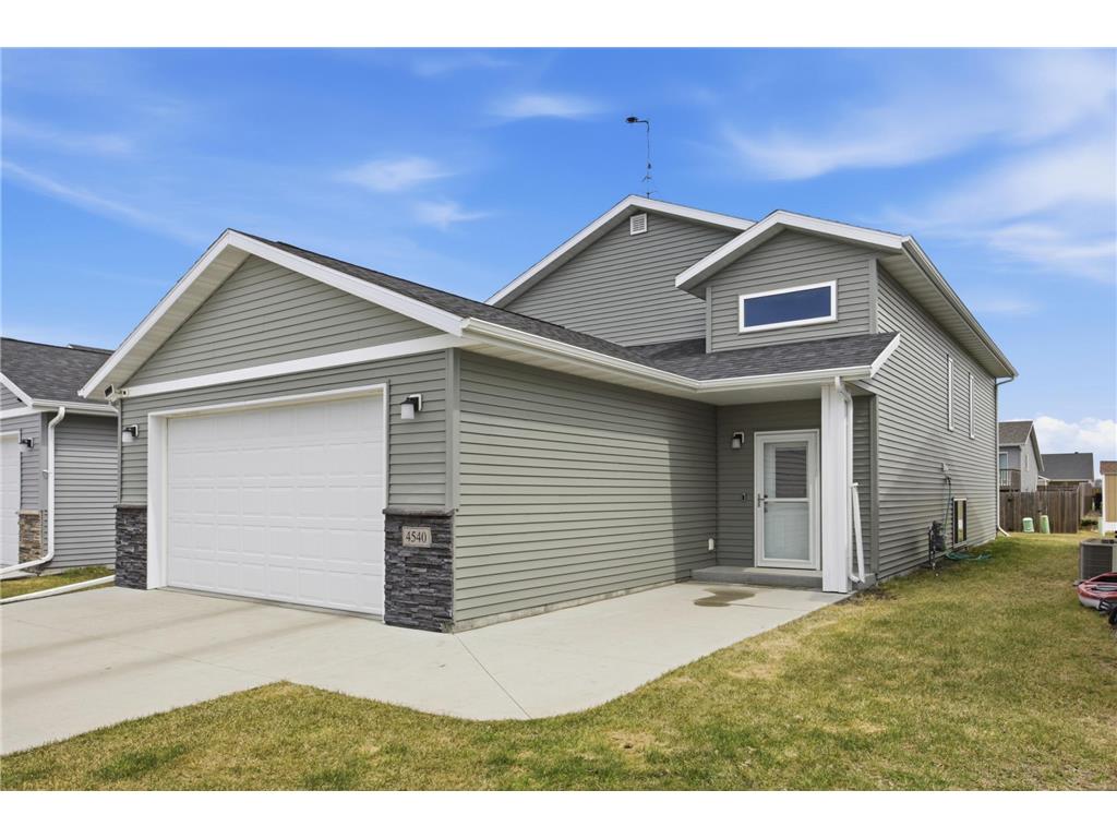 4540 18th Street S Moorhead MN 56560 7056038 image1