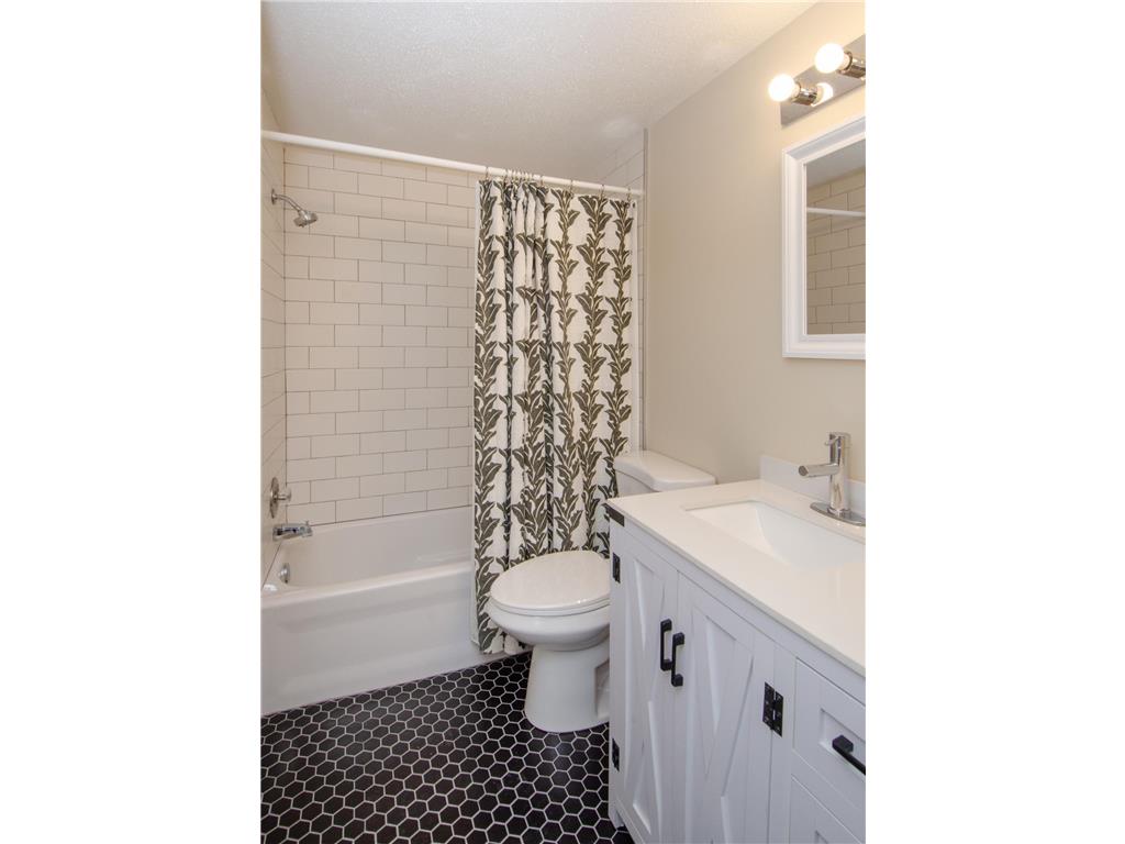 4542 Cedar Lake Road S #6 Saint Louis Park MN 55416 6546560 image1