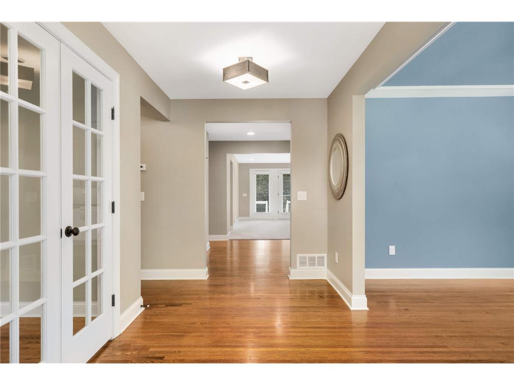 4545 Douglas Avenue Golden Valley MN 55416 7031668 image8