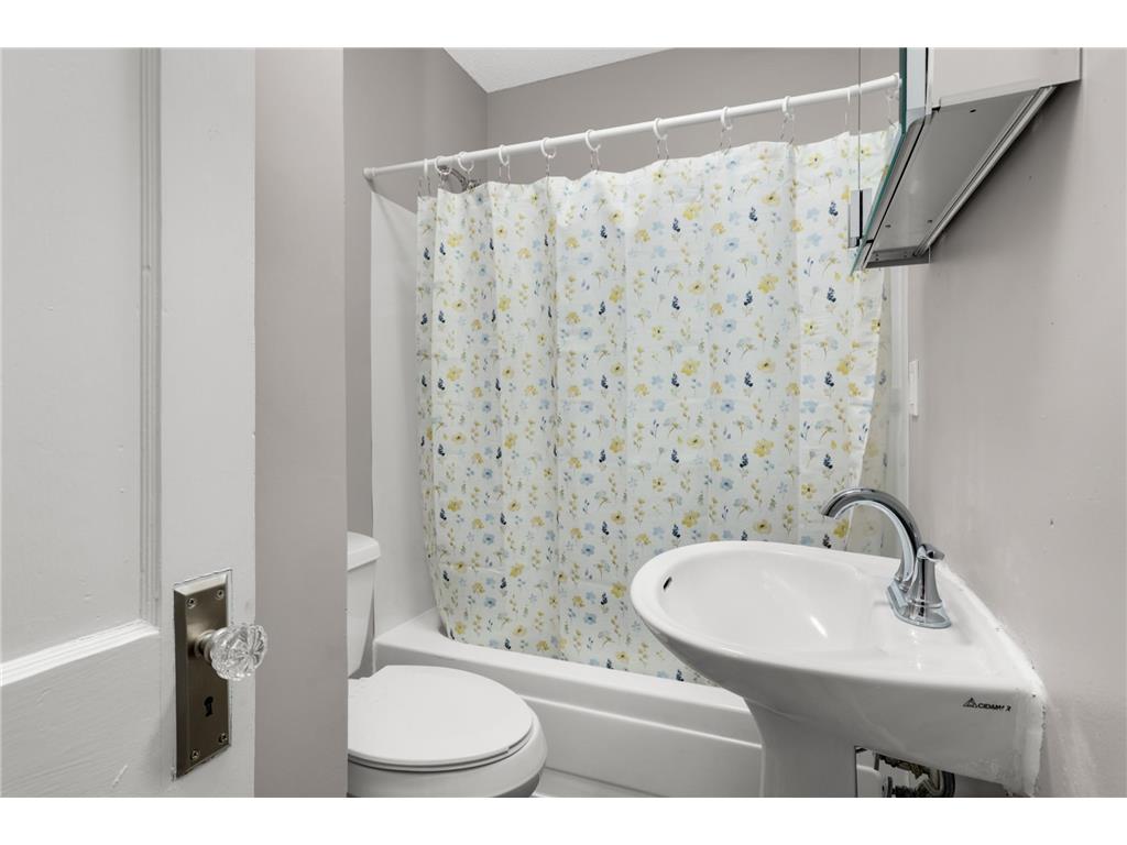 4546 Newton Avenue N Minneapolis MN 55412 7071271 image12