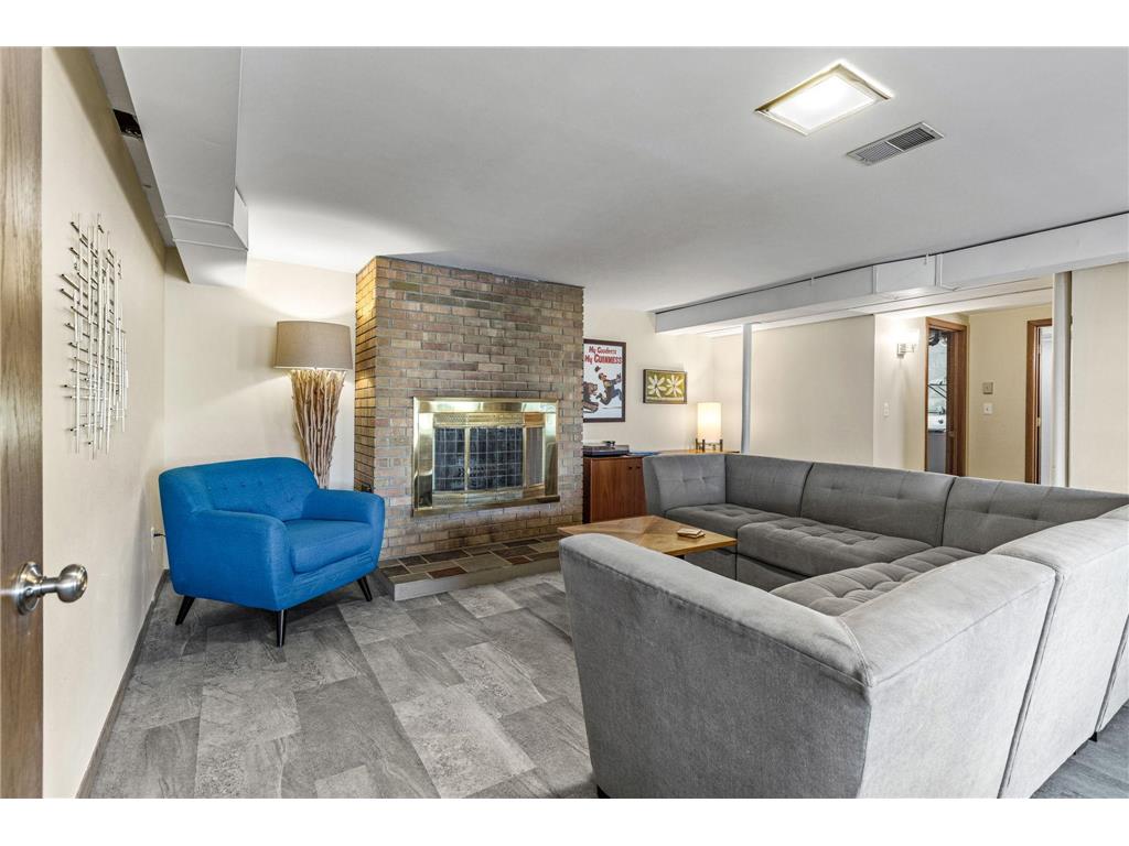455 S Owasso Boulevard W Roseville MN 55113 - Owasso 6817057 image34