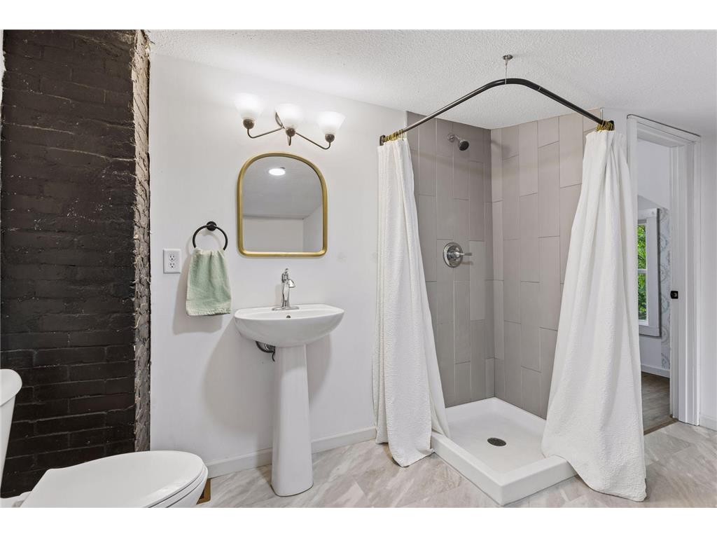 4550 Morgan Avenue N Minneapolis MN 55412 7048262 image24