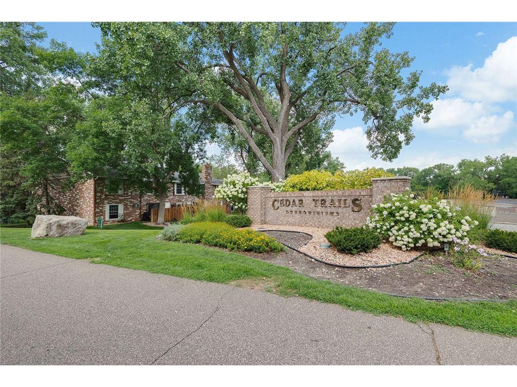 4554 Cedar Lake Road S #5 Saint Louis Park MN 55416 6177406 image1