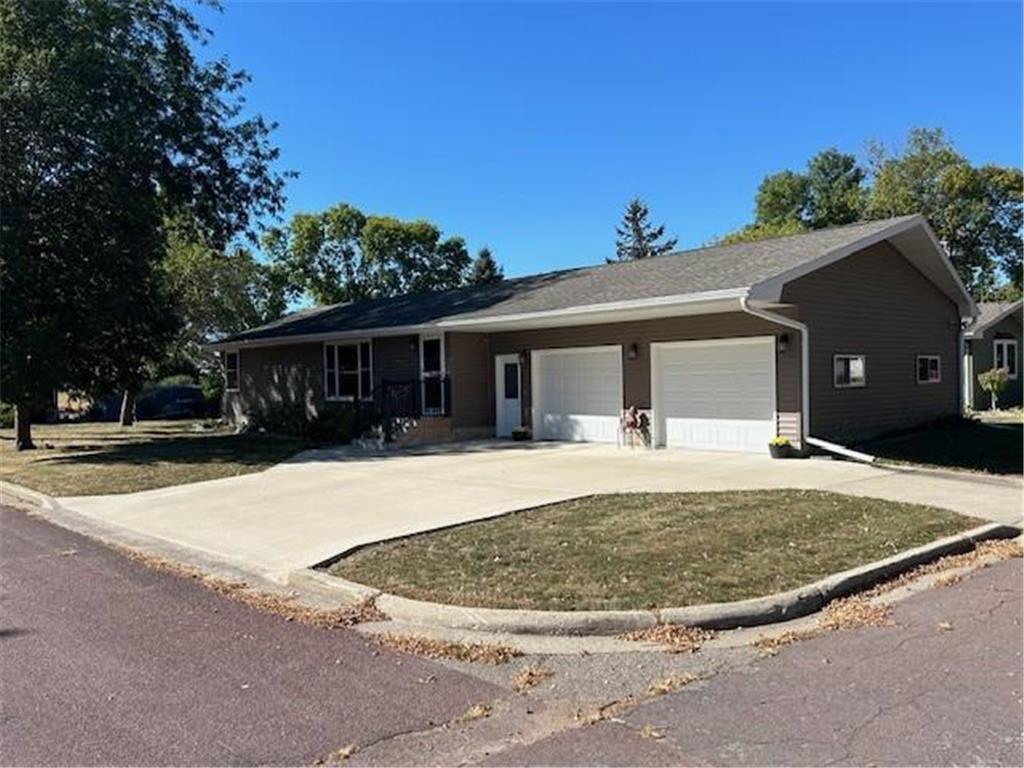 456 Cedar Avenue Westbrook MN 56183 6611240 image1