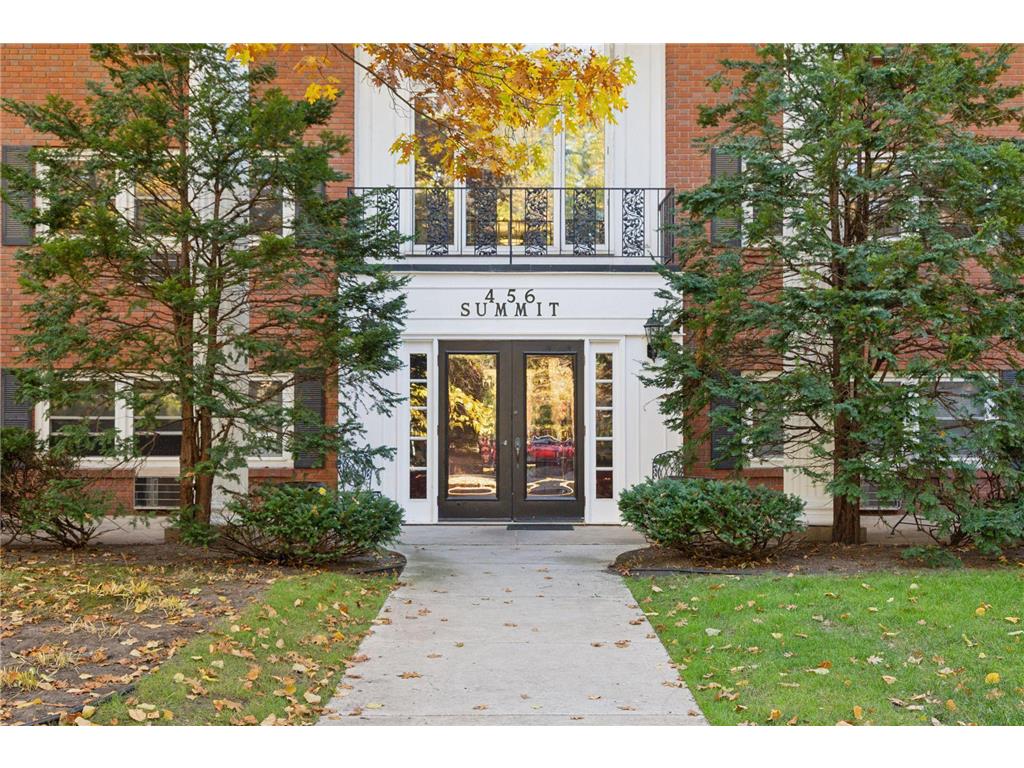 456 Summit Avenue #203 Saint Paul MN 55102 7035938 image1