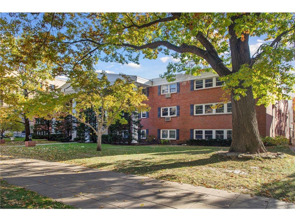 456 Summit Avenue #203 Saint Paul MN 55102 7035938 image2