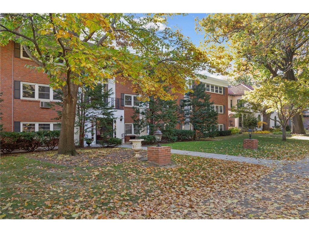 456 Summit Avenue #203 Saint Paul MN 55102 7035938 image3