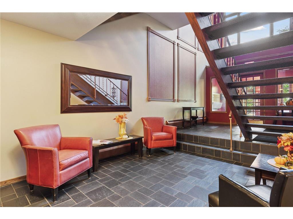 456 Summit Avenue #203 Saint Paul MN 55102 7035938 image4