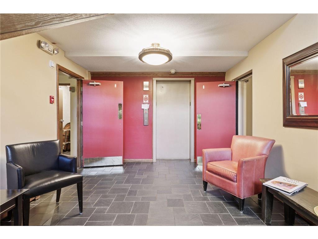 456 Summit Avenue #203 Saint Paul MN 55102 7035938 image5