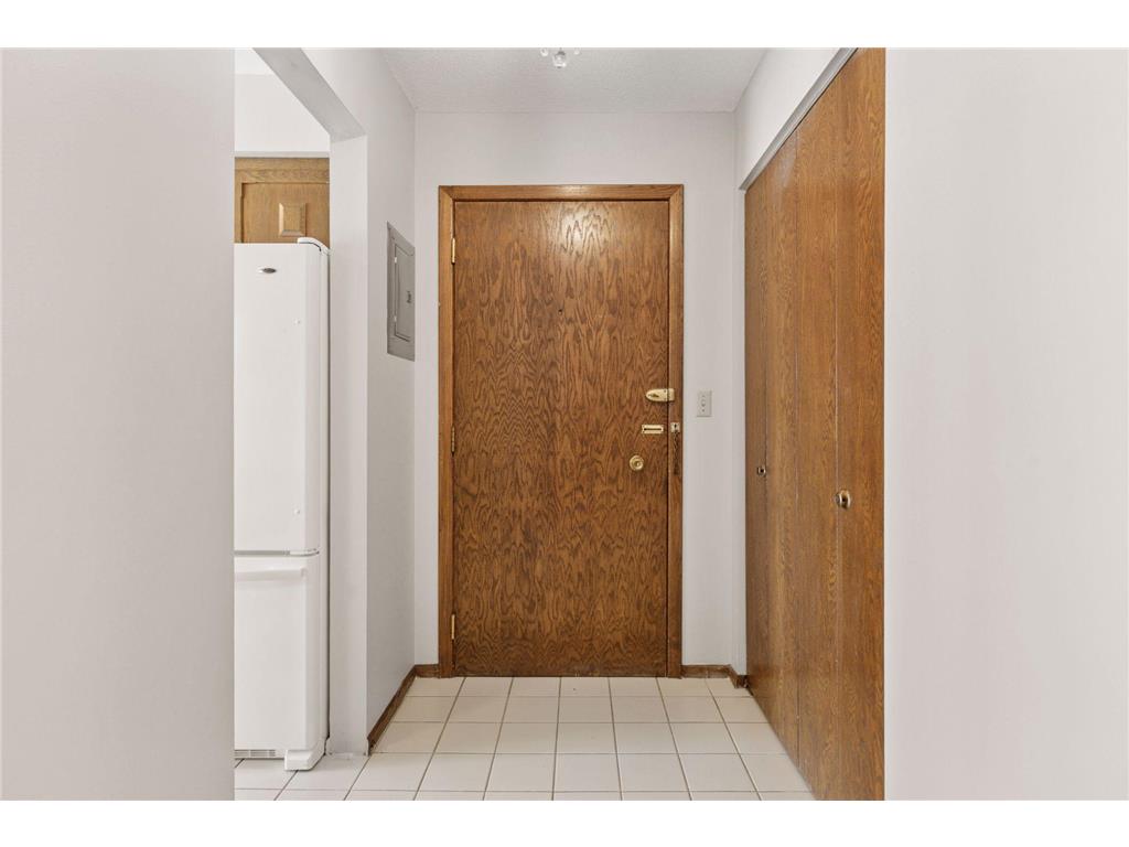 456 Summit Avenue #203 Saint Paul MN 55102 7035938 image6