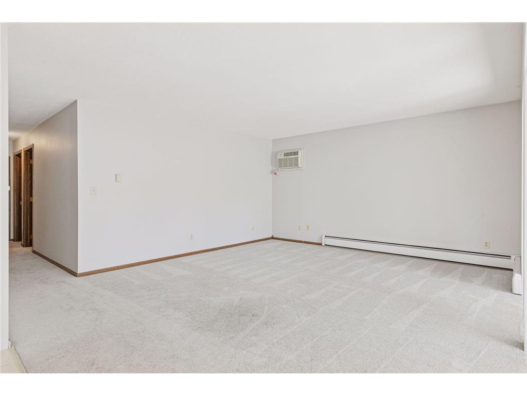 456 Summit Avenue #203 Saint Paul MN 55102 7035938 image8