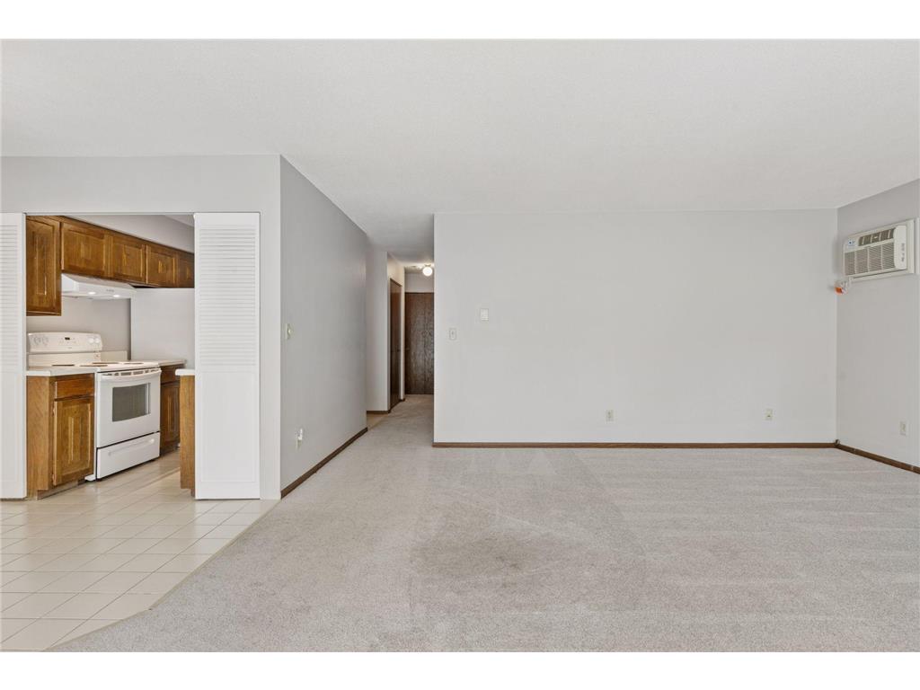 456 Summit Avenue #203 Saint Paul MN 55102 7035938 image9