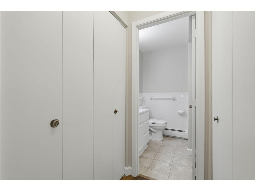 456 Summit Avenue #203 Saint Paul MN 55102 7102064 image20