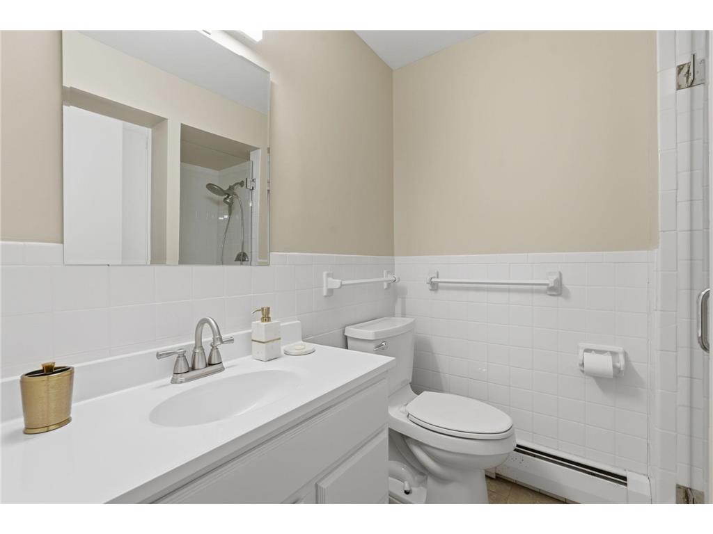 456 Summit Avenue #203 Saint Paul MN 55102 7102064 image22