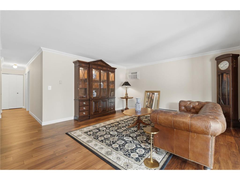 456 Summit Avenue #203 Saint Paul MN 55102 7102064 image9