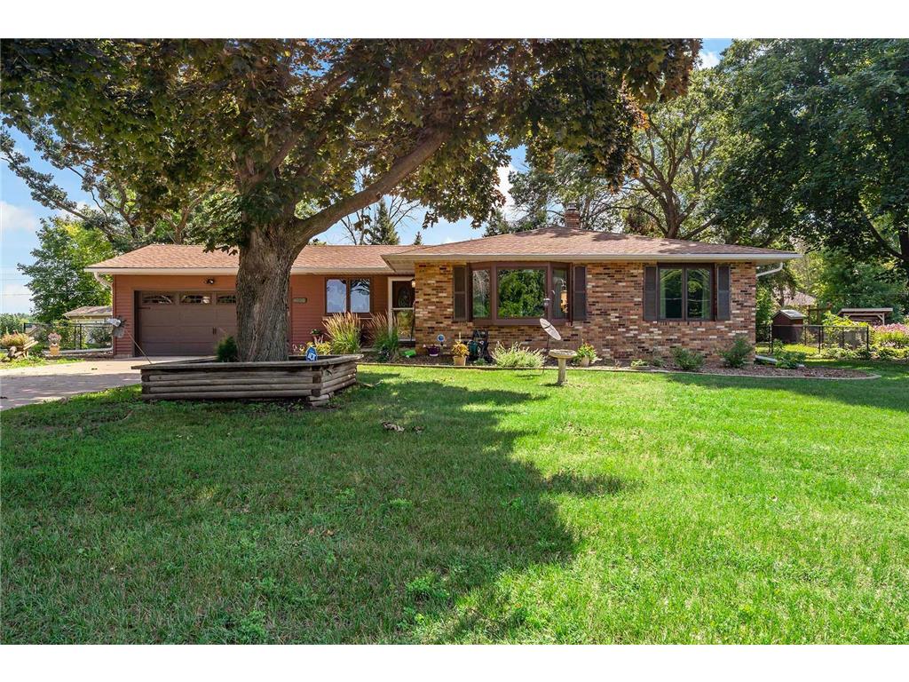 4560 E Greenleaf Drive, Eagan, MN, 55123 MLS 6395319 Edina Realty