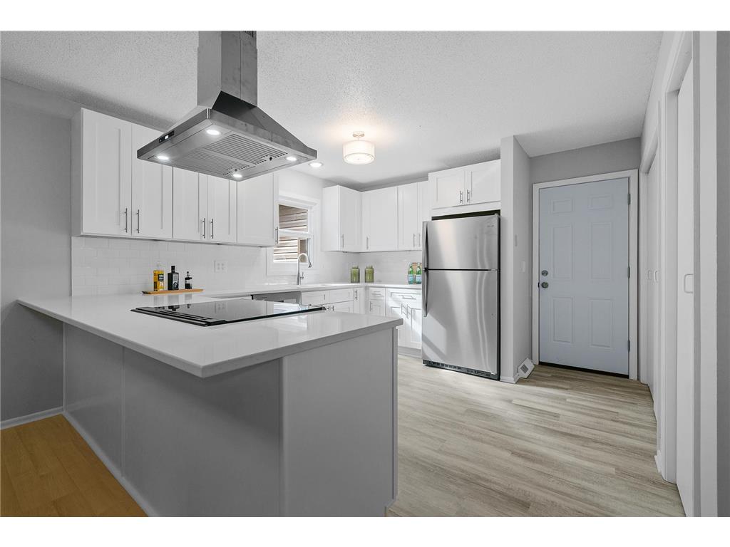 4561 Ridgeview Drive Eagan MN 55123 6423952 image1