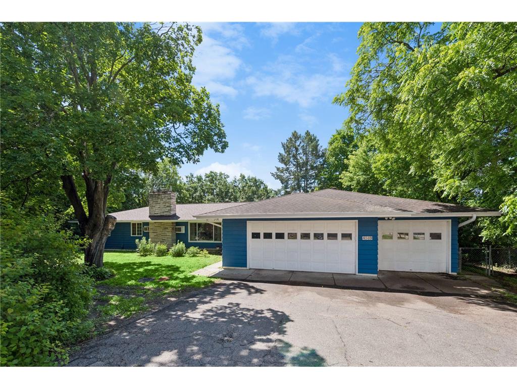 4569 Shoreline Drive Spring Park MN 55384 - Lake Minnetonka 7051302 image1
