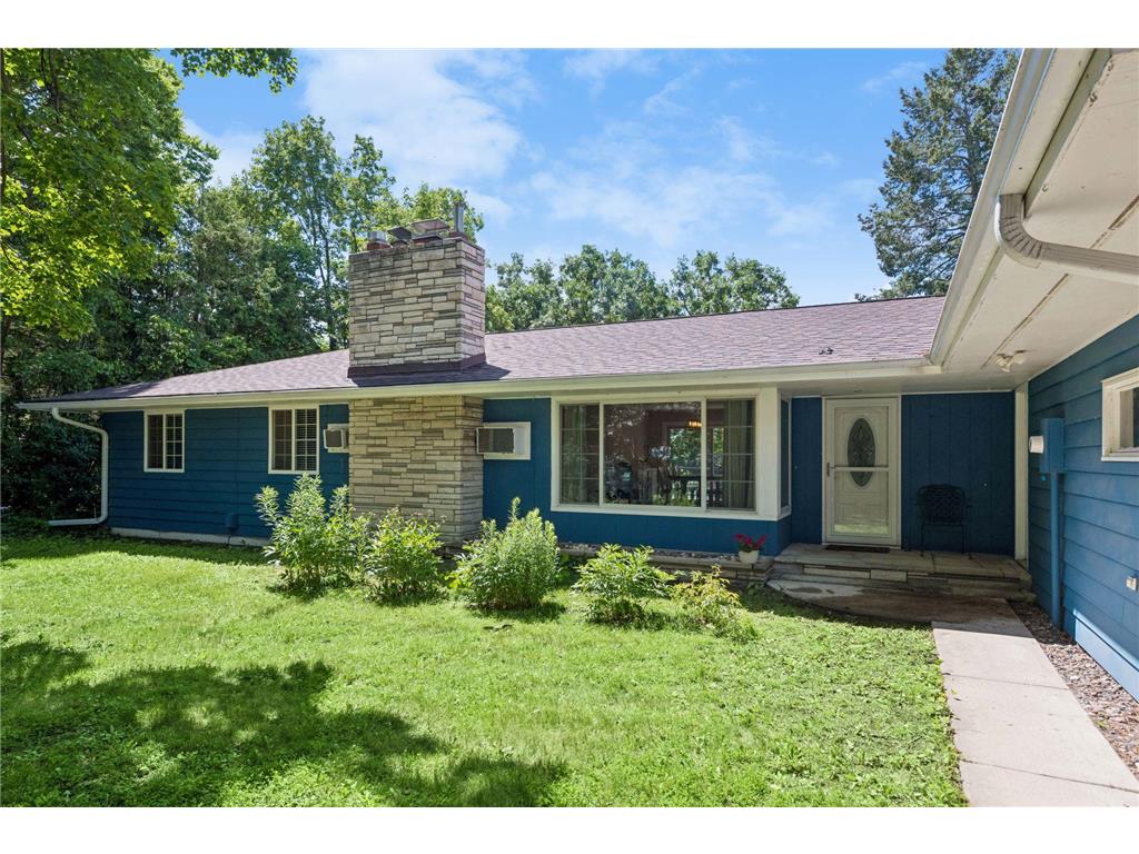 4569 Shoreline Drive Spring Park MN 55384 - Lake Minnetonka 7051302 image2