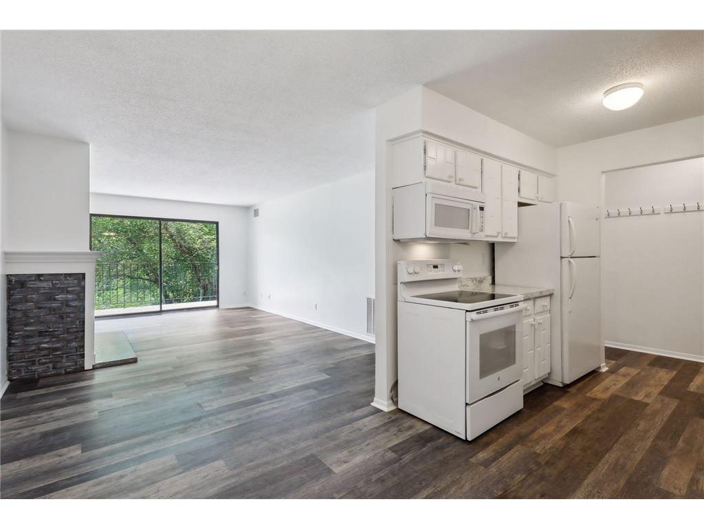 4575 W 80th Street Circle #107 Bloomington MN 55437 - Wanda Miller 6577087 image1