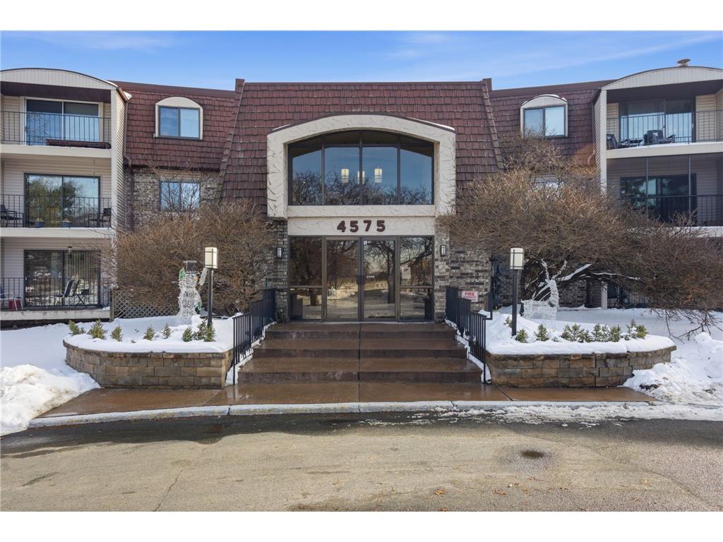 4575 W 80th Street Circle #123 Bloomington MN 55437 - Wanda Miller 7036636 image1